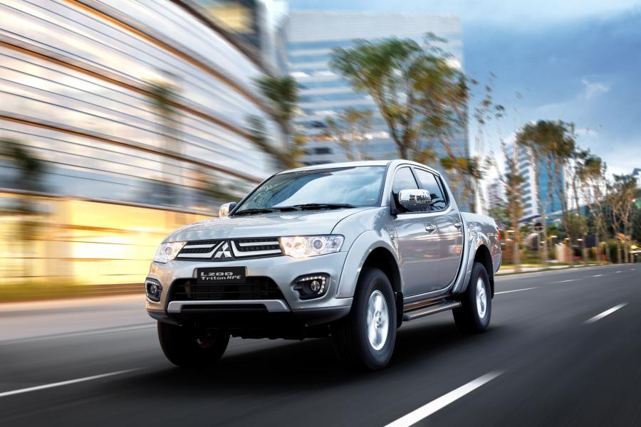 Mitsubishi L200 Triton HPE 2016 года  (LA) (фото 7 из 13)